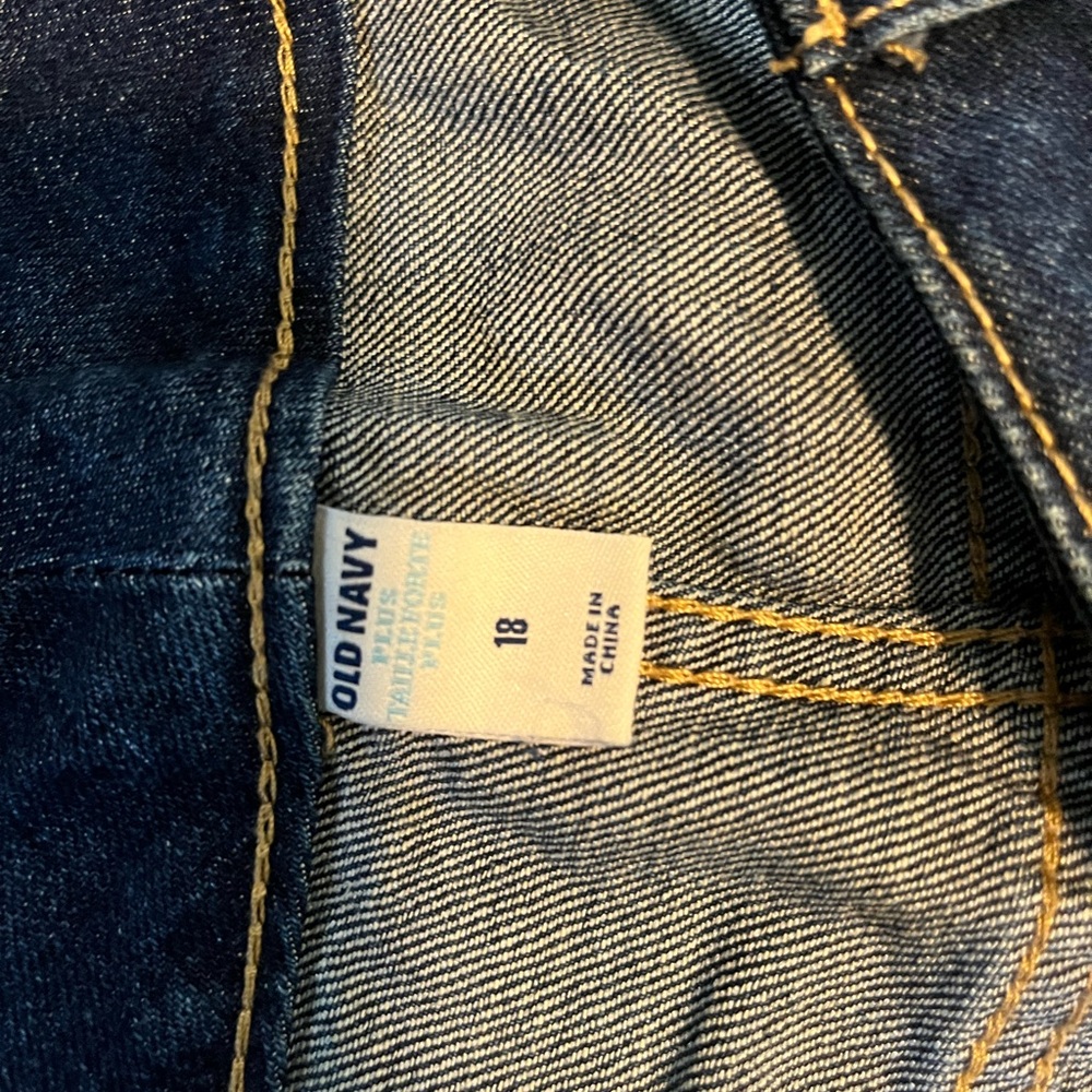 Old Navy Womens crop Blue Jeans